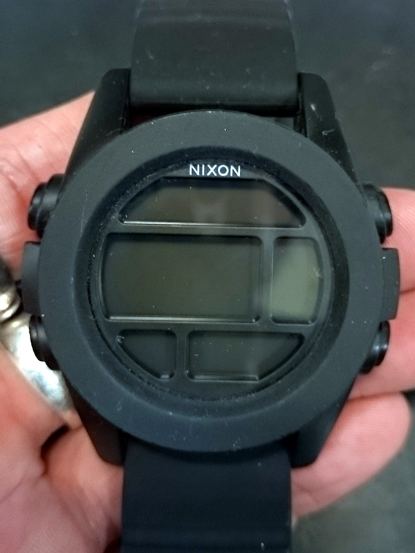 51%OFF!】 NIXON 腕時計 レディース メンズ 電池切れ ecousarecycling.com